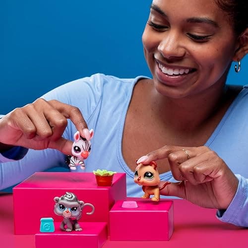 BANDAI Littlest Pet Shop Pack 3 Zoo Pets BF00597 Set of 3 Pets, Accessory, Collector's Card and Virtual Code, Generation 7, Pets #96, #97, #98, Kids 4+ thumbnail 3