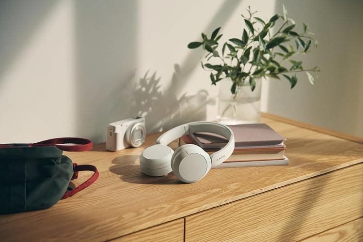 Sony WH-CH520 Wireless Headphones Bluetooth On-Ear Headset with Microphone and up to 50 Hours Battery Life with Quick Charging, White thumbnail 11