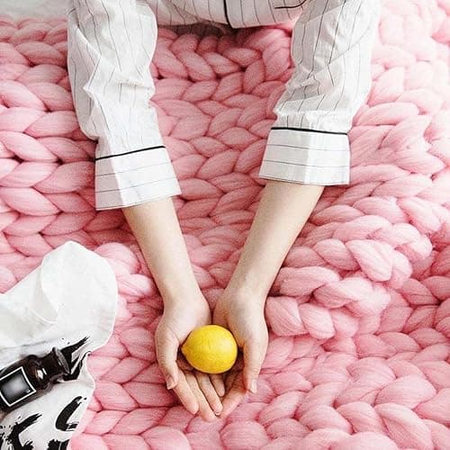 GAOSHI Luxuriöse Grobstrickdecke Mit Plüsch-Strickstoff, Handgefertigter Weicher Und Warmer Dekorativer Überwurf for Wohnzimmer, Schlafzimmer Und Heimdekoration (Color : Pink, Size : 180x200cm) thumbnail 6
