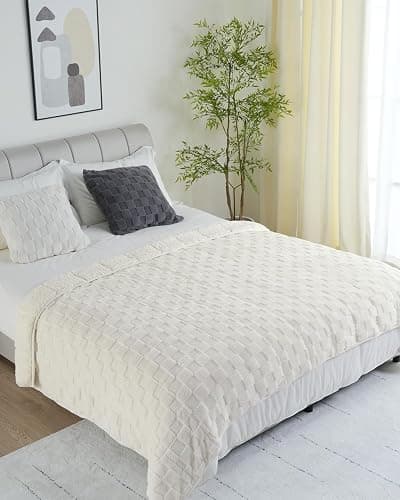 Uttermara Sherpa Fleece Weighted Blanket Queen Size(15lbs, 60" x 80", Cream White), 3D Jacquard Checkered Warm Sherpa Heavy Blanket for Adults, Soft Fuzzy Weighted Blankets for Couch Bed Sofa thumbnail 5