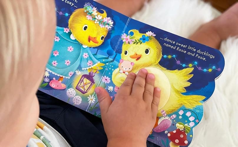 Touch and Feel: Good Night, Cuddlebug Lane: Baby & Toddler Sensory Board Book thumbnail 5