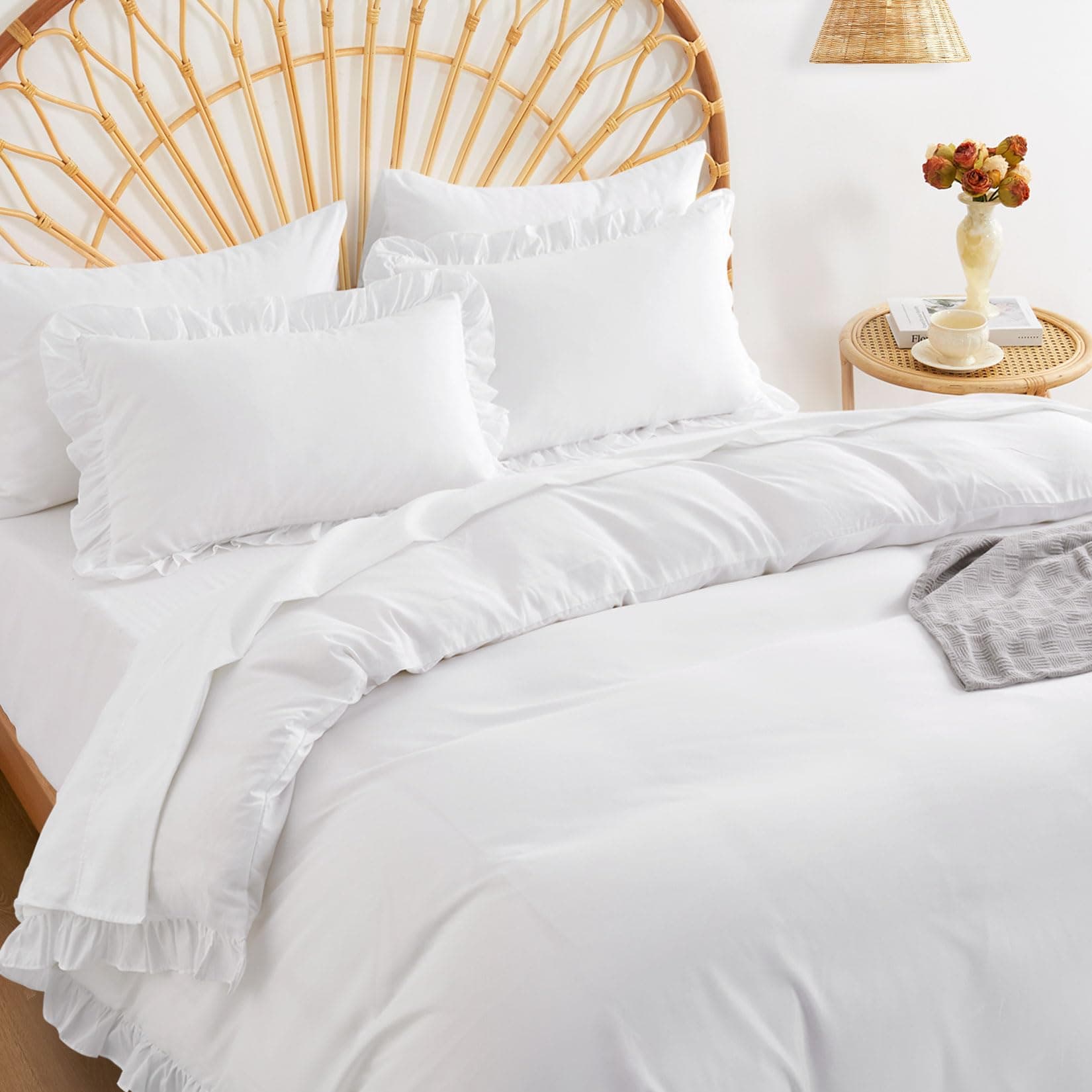 Wake In Cloud - Ruffle Quilt Cover Set, 1000TC Ultra Soft Microfiber Duvet Doona Cover Bed Bedding, 3 Piece, White, Queen Size thumbnail 2