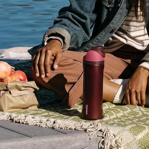 Owala FreeSip Insulated Stainless Steel Water Bottle with Straw, BPA-Free Sports Water Bottle, Great for Travel, 24 Oz, Black Cherry thumbnail 2
