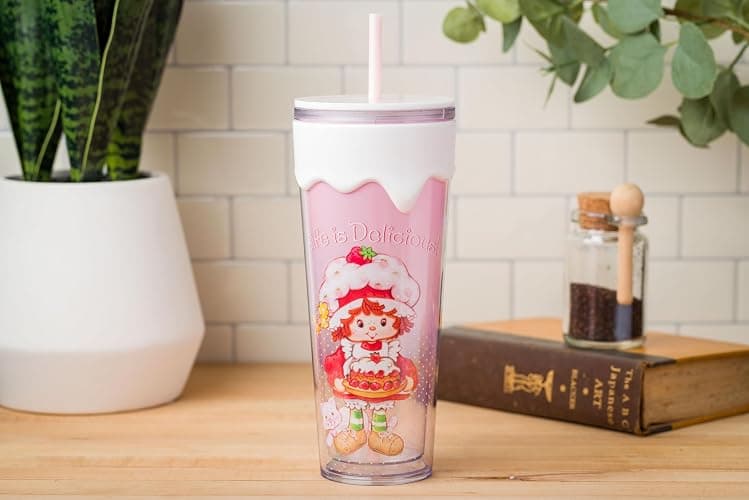 Silver Buffalo Strawberry Shortcake “Life is Delicious” Plastic Drip Tumbler with Lid and Straw, 26 Ounces thumbnail 2