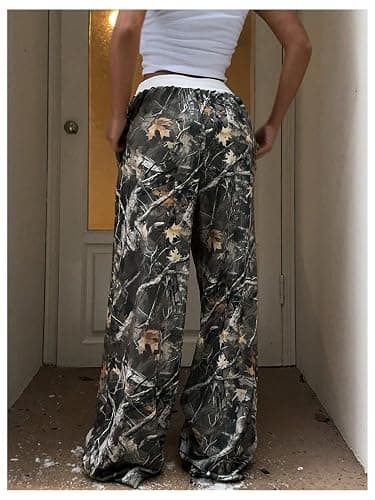 SOLY HUX Women's Camo Pants Elastic Waist Baggy Wide Leg Y2k Sweatpants with Pockets thumbnail 2