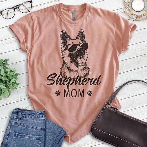 EVERTREE CLOTHING Shepherd Mom T-Shirt, Unisex Women's Shirt, German Shepherd Owner, Best Dog Mom Gift thumbnail 3