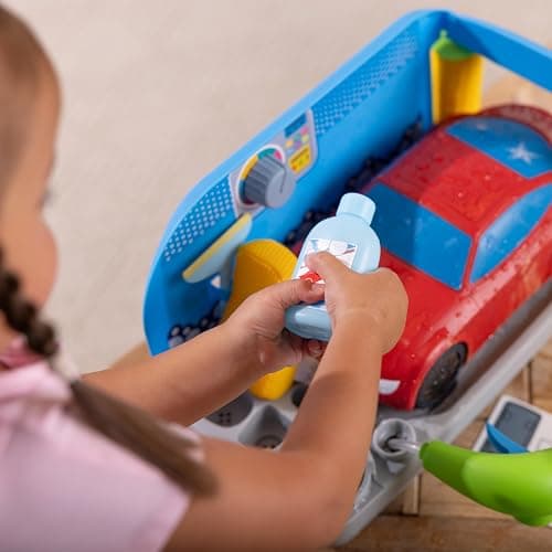 Melissa & Doug Spray & Shine Car Wash Color-Changing Water Toy Play Set Boys and Girls 3+ thumbnail 7