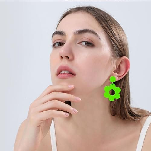 Aishgjia Bohemian 60s 70s Acrylic Flower Daisy Earrings for Women Trendy Resin Hawaii Colorful Floral Daisy Drop Earrings Statement Jewelry Gifts thumbnail 3