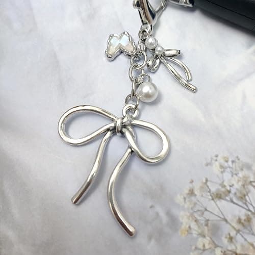 Nalefow Keychain for Women Gold Bow Angel Wings KeyChains Novel Star Heart Strawberry Racket Pendants Bag Charm Key Chains thumbnail 6