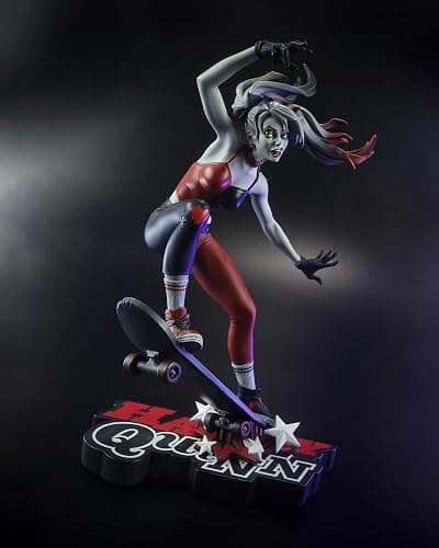 DC Direct - 1:10 Scale Harley Quinn Resin Statue by Ivan Tao (Harley Quinn: Red, White & Black) - McFarlane Toys thumbnail 5