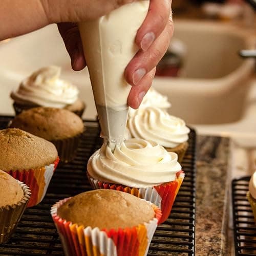 Tamodan Piping Bags 100PCS & 16 Inches Tipless Piping Bags, Extra Thick Pastry Bags Disposable, Non-Slip Icing Piping Bags Disposable Design, Cake Decoration. thumbnail 6