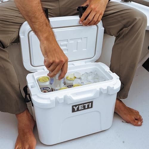 YETI Roadie 15 Hard Cooler with DoubleDuty Shoulder Strap thumbnail 7
