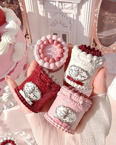 Flower Knows Strawberry Cupid 12-Piece Makeup Gift Box Set,Lip Cream×2+Liquid Blush×2+Makeup Palette×1+Hand Mirror×1+Solid Perfume×1+Hair Clip×1+Cushion Powder Puff×2+Eyeshadow Brush×1+Gift Box×1 thumbnail 7