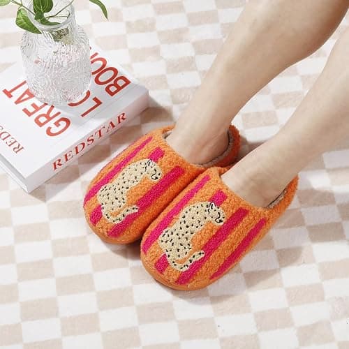 ULEL Women's Men's Cute Frog Slippers Fuzzy Memory Foam Kawaii Cartoon Animal Slippers Winter Warm Fluffy Shoes thumbnail 3