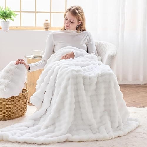 NEWCOSPLAY Faux Fur Twin Blanket White Bubble Blanket Thick Warm Soft for Couch Sofa Bed 550GSM (White, Twin(60"x80")) thumbnail 4