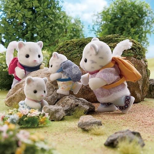 Sylvanian Families - 5814 Snow Leopard Family, Playset with Animal Figure, Velvety Animal Figures, Leopards, Toys for Children Aged 3 and Up thumbnail 5