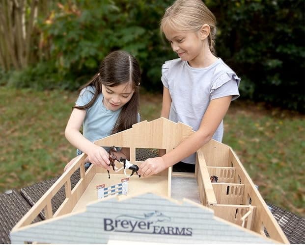 Breyer Horses Breyer Farms Deluxe Arena Stable | 24 Piece Playset | 2 Stablemates Horses Included | 24.25" L x 22" W x 10.5" H | 1:32 Scale | Model #59243 thumbnail 8