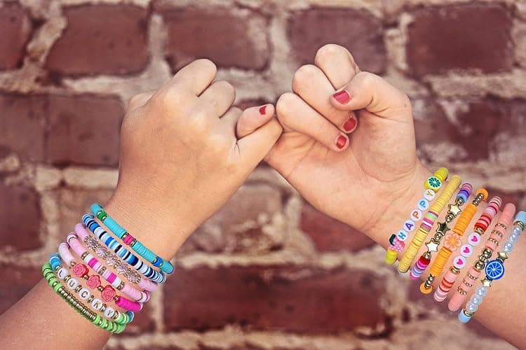 SIELEVIN 10 PCS Kids Friendship Bracelets for Teen Girls Women little Girl Jewelry Colorful Clay Bead Bracelet Set Beach Style Jewelry Gift thumbnail 6