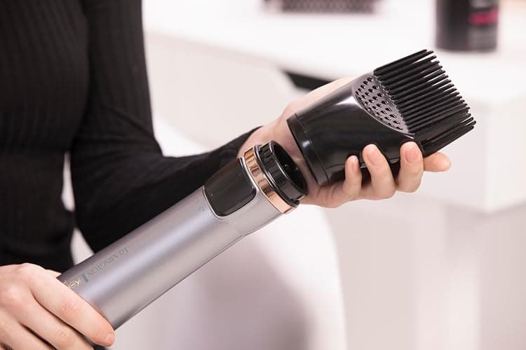 Remington Brosse Soufflante Rotative automatique [Soin kératine & huile d'amande] Keratin Protect (1000W, Céramique, Température variable, 3 accessoires: 2 brosses rondes 40 & 50mm + de Volume) AS8811 thumbnail 4