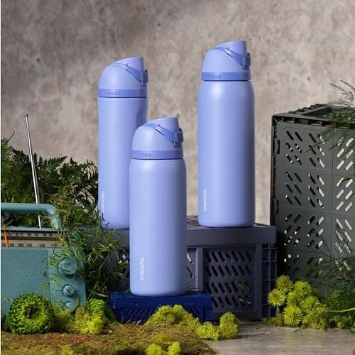 Owala FreeSip Insulated Stainless Steel Water Bottle with Straw, BPA-Free Sports Water Bottle, Great for Travel, 32 Oz, Out of the Blue thumbnail 2