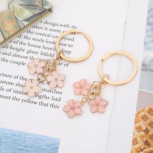 Ouligay 2pcs Cute Keychain Flower Gold Keychain Bag Charm Cute Car Accessories Keys Bag Accessories For Women Gift thumbnail 7