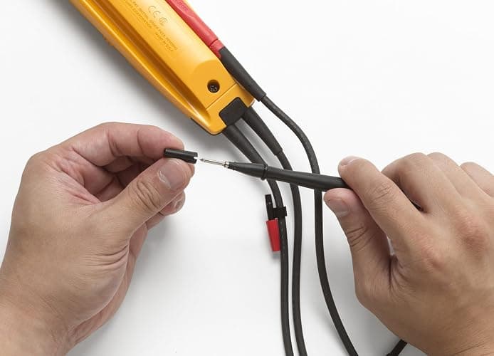 Fluke T5-600 Electrical Voltage, Continuity and Current Tester, Measures AC Current Up To 100 A Without Contact, Automatically Select AC/DC Voltage For Tests, Includes Detachable SlimReach Probe Tip thumbnail 2
