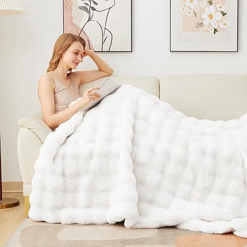 Latepis White Faux Fur Queen Blanket Cozy Bubble Soft Fuzzy Thick Living Room Blankets for Bed Sofa Bedroom Plush Fluffy Warm Blankets for All Seasons Luxury Throw Blanket 90x90 Inch, 860gsm thumbnail 4