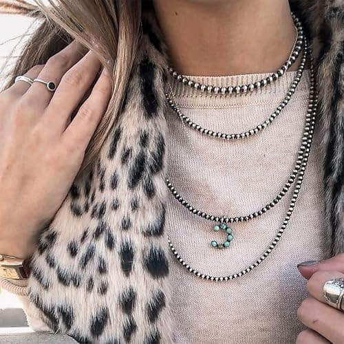 Navajo Pearl Necklace Western Jewelry for Women Turquoise Heart Bar Pendant Necklace Layered Boho Beaded Choker Necklace for Women thumbnail 4