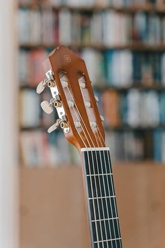Yamaha C40II Classical Guitar, Full Size With Rosewood Fingerboard and Bridge, Natural thumbnail 4