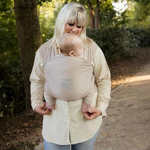 manduca Sling - Babytragetuch - Elastische Babytrage für Neugeborene von der Geburt bis zu 15 kg - Bio-Baumwolle - GOTS zertifiziert - Powder thumbnail 9