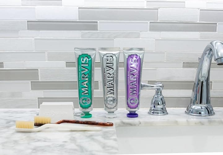 Marvis Whitening Mint Toothpaste thumbnail 8