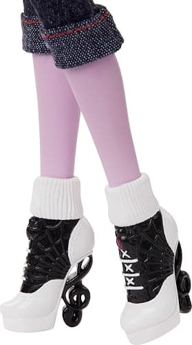 Monster High Boo-riginal Creeproduction Doll, Operetta Collectible Reproduction with Doll Stand, Diary, and Pet Spider Memphis “Daddy O” Longlegs thumbnail 6