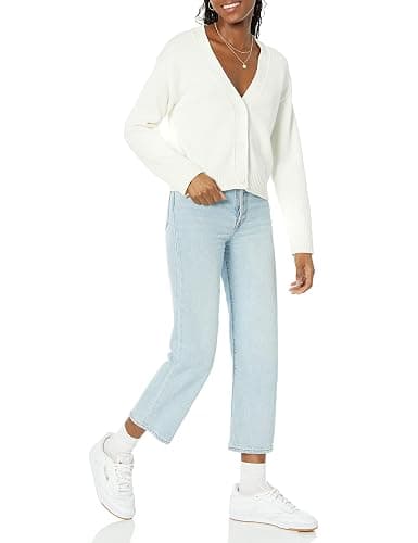 Amazon Essentials Women's Relaxed Fit V-Neck Cropped Cardigan, Ribbed Knit thumbnail 4