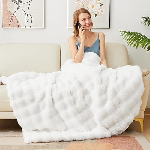 Latepis White Faux Fur Queen Blanket Cozy Bubble Soft Fuzzy Thick Living Room Blankets for Bed Sofa Bedroom Plush Fluffy Warm Blankets for All Seasons Luxury Throw Blanket 90x90 Inch, 860gsm thumbnail 6