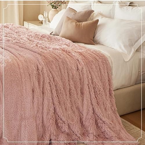 The Connecticut Home Co Bedding Blanket, King 108x90, Soft Fluffy Room Decor, Cozy Warm Throws for Bed, Gifts for Women, Bedroom Cute Aesthetic Blankets Shag and Sherpa Gray thumbnail 5
