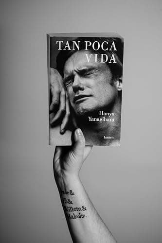 Tan poca vida / A Little Life (Spanish Edition) thumbnail 5