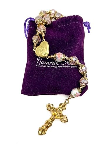 Nazareth Store Katholische Rosa Kristall Perlen Gold Rosenkranz Blumen Perlen Halskette Holy Mary Herz Medaillon Medaille & Kreuz Religiöses Amulett für Frauen thumbnail 5