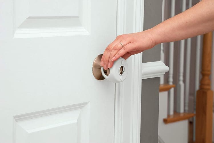 Safety 1st Parent Grip Door Knob Covers, White, One Size,4 Count (Pack of 1) (HS3260600), Packaging may vary thumbnail 3