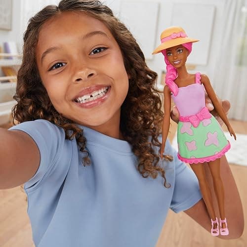 Play-Doh Barbie Garden Party Designer Doll, Make Doll Clothes with Modeling Compound & 10 Fashion Accessories, Arts & Crafts for Girls & Boys, Kids, 5+ (Amazon Exclusive) thumbnail 10