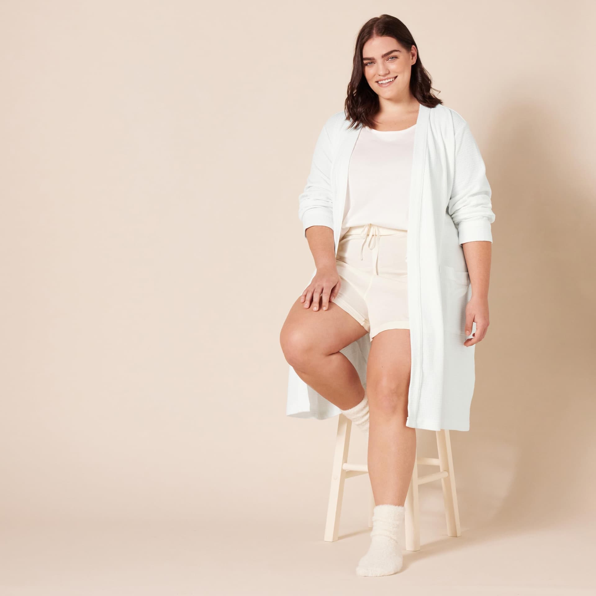Amazon Essentials Women's Lightweight Waffle Mid-Length Robe (Available in Plus Size) thumbnail 8