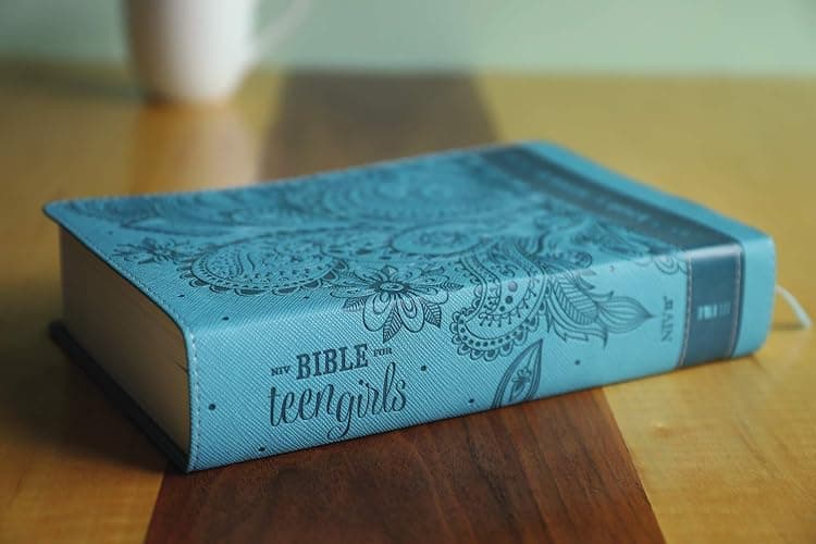 NIV, Bible for Teen Girls, Leathersoft, Blue: Growing in Faith, Hope, and Love – The Perfect Christian Faith Gift for Your Teenage Girl, Age 13-18 thumbnail 9