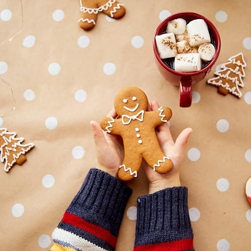 FUSOTO 6PCS Christmas Cookie Cutters, Holiday Xmas Cookie Cutters Christmas Shapes - Gingerbread Man, Snowflake, Snowman, Christmas Tree, Reindeer, Santa Face for Cookie Baking thumbnail 2