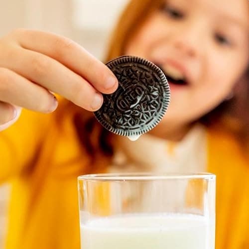 OREO Chocolate Sandwich Cookies, 60 Snack Packs (2 Cookies Per Pack) thumbnail 7