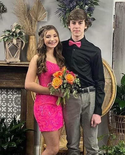 UZN Short Tight Sequin Homecoming Dresses for Teens with Slit Sparkly Sequin Mini Prom Cocktail Gowns thumbnail 4