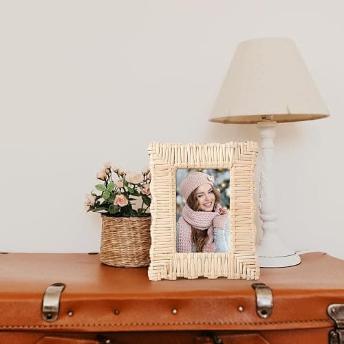Lineshading 2 Pack Scalloped Woven Wicker Picture Frame 4 x 6 Inch Rattan Photo Frame for Wall Tabletop Display Home Decor Accessories Gifts for Family Friends thumbnail 2