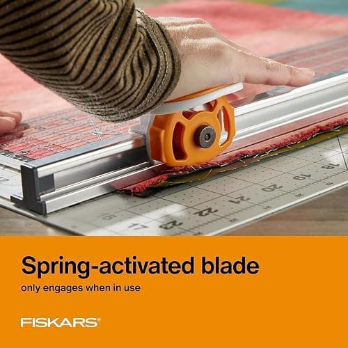 Fiskars Rotary Cutter and Ruler thumbnail 5