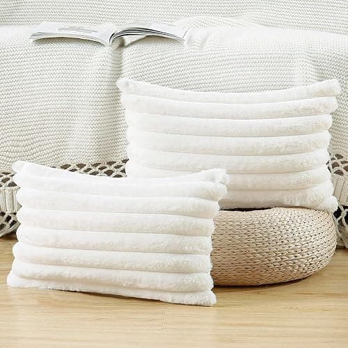 Madizz Lot de 2 Housses de Coussin en Peluche en Fausse Fourrure Housse de Coussin décorative Douce à Rayures moelleuses pour Coussin de Chambre à Coucher de canapé Blanc crème 30 x 50 cm - Image 1