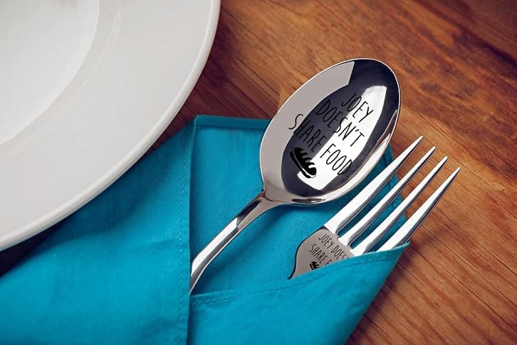 HSSPIRITZ 2 Pieces Joey Doesn't Share Food Funny Engraved Stainless Spoon Fork Set,Friends Tv Show Merchandise,Kitchen Dinner Spoop and Fork for Women, Men, Friends, Sister Birthday Christmas Gifts thumbnail 6