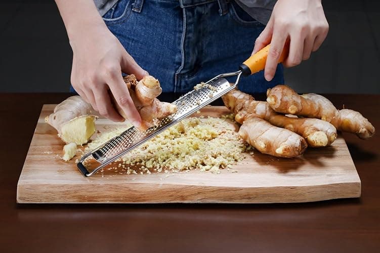 Deiss PRO Lemon Zester & Heavy Duty Cheese Grater & Vegetable Grater - Parmesan Cheese Lemon, Garlic, Nutmeg, Chocolate, Fruits, Vegetables, Ginger Grater - Cheese Shredder & Stainless Steel Grater thumbnail 7