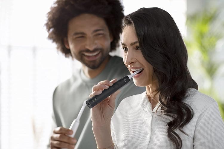 Philips Sonicare 4100 Rechargeable Electric Toothbrush, with Pressure Sensor, 2 Intensity Settings, SmarTimer and QuadPacer, 14-Day Battery Life, Black, Model HX3681/24 thumbnail 13